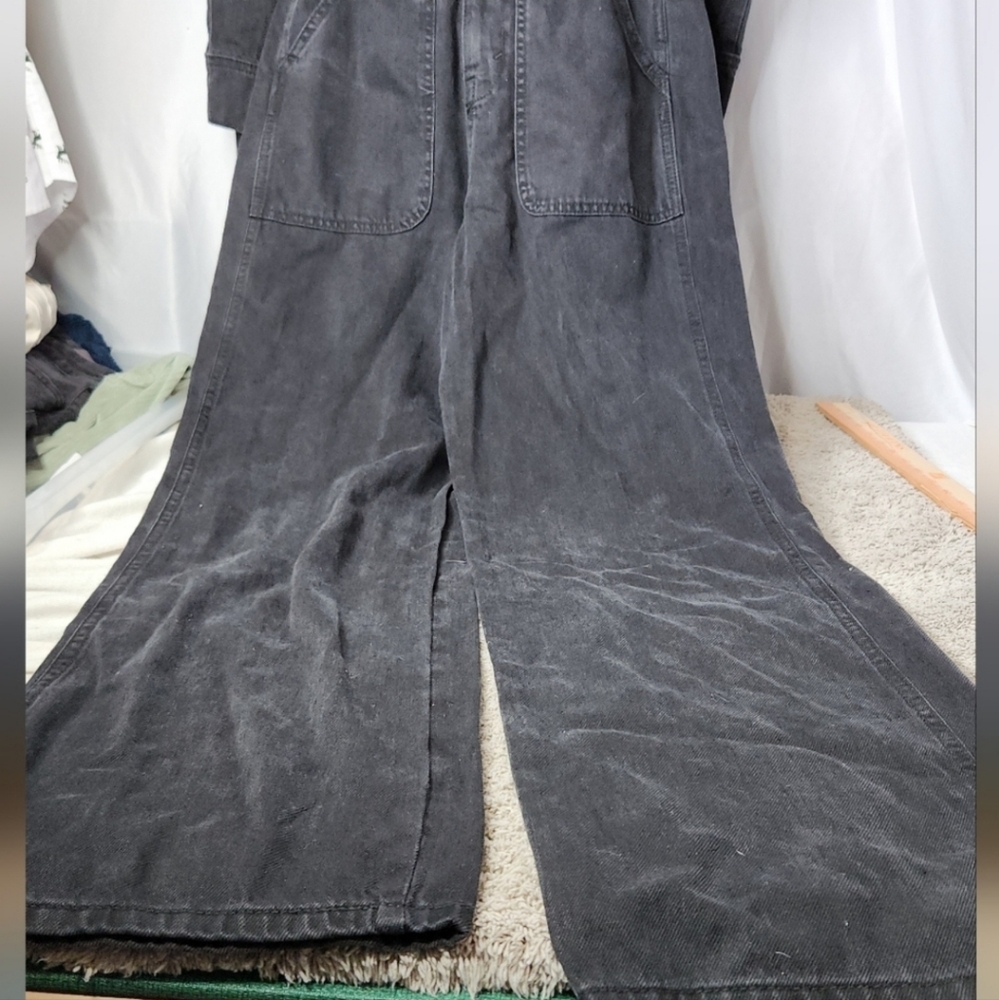 Woman's Long Sleeve Denim Jumpsuit - Universal Threads Black 4 - Picture 5 of 16